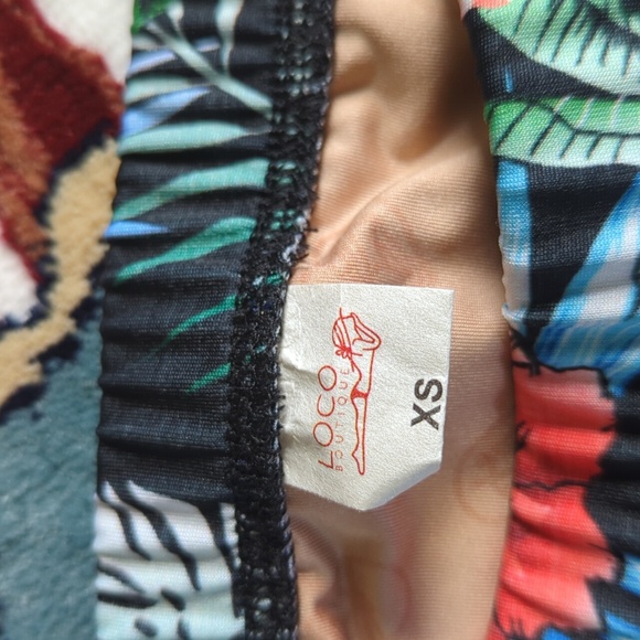 Hibiscus 🌺 Floral Bikini (Purchased in Hawaii) - Picture 6 of 7